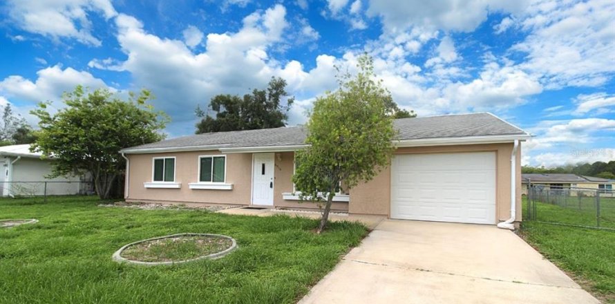 Casa en North Port, Florida 3 dormitorios, 109.25 m2 № 1843565