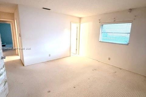 House in Tamarac, Florida 2 bedrooms, 154.22 sq.m. № 1999437 - photo 12