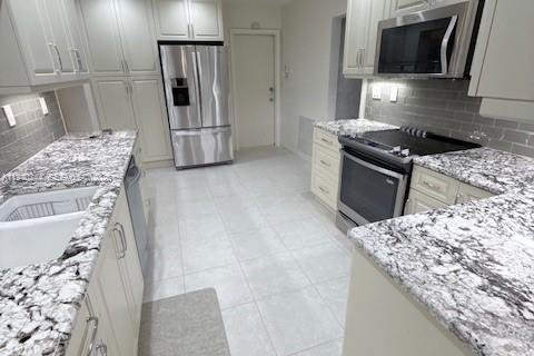 House in Tamarac, Florida 2 bedrooms, 154.22 sq.m. № 1999437 - photo 10