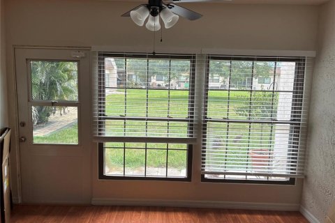 Villa ou maison à vendre à Clearwater, Floride: 2 chambres, 75.44 m2 № 2229913 - photo 5