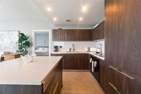 Condo in Miami, Florida, 3 bedrooms  № 1946308 - photo 13