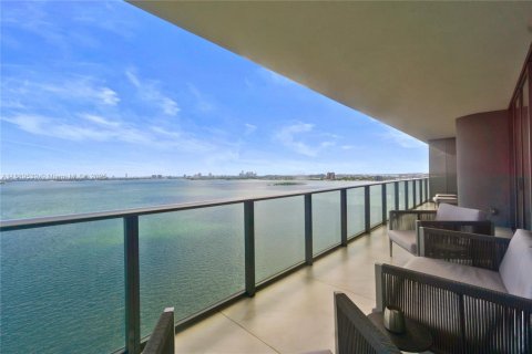 Condo in Miami, Florida, 3 bedrooms  № 1946308 - photo 3