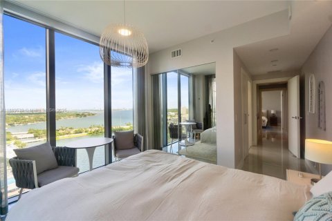 Condo in Miami, Florida, 3 bedrooms  № 1946308 - photo 26