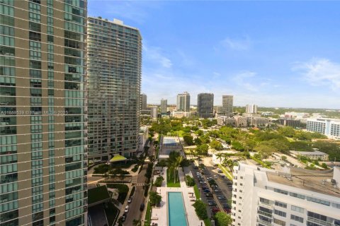 Condo in Miami, Florida, 3 bedrooms  № 1946308 - photo 29