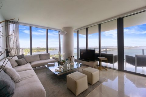 Condo in Miami, Florida, 3 bedrooms  № 1946308 - photo 7