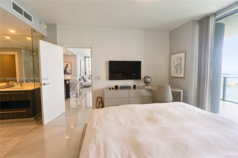Condo in Miami, Florida, 3 bedrooms  № 1946308 - photo 16