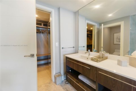Condo in Miami, Florida, 3 bedrooms  № 1946308 - photo 20