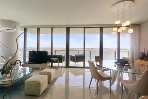 Condo in Miami, Florida, 3 bedrooms  № 1946308 - photo 8