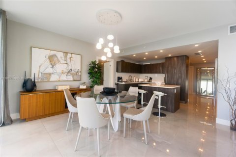 Condo in Miami, Florida, 3 bedrooms  № 1946308 - photo 10