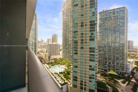 Condo in Miami, Florida, 3 bedrooms  № 1946308 - photo 30