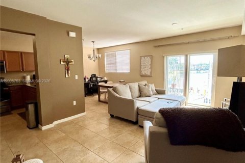 Condo in Doral, Florida, 3 bedrooms  № 2074210 - photo 4