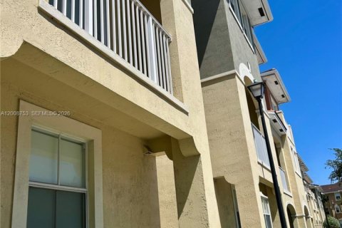 Condo in Doral, Florida, 3 bedrooms  № 2074210