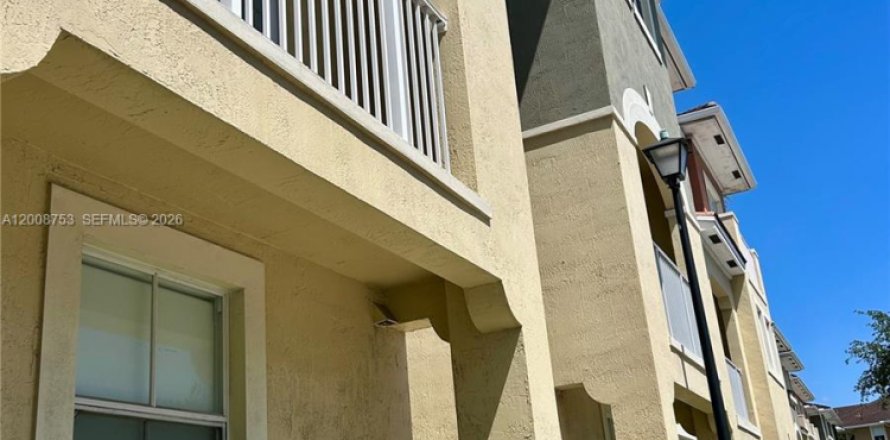 Condo in Doral, Florida, 3 bedrooms  № 2074210