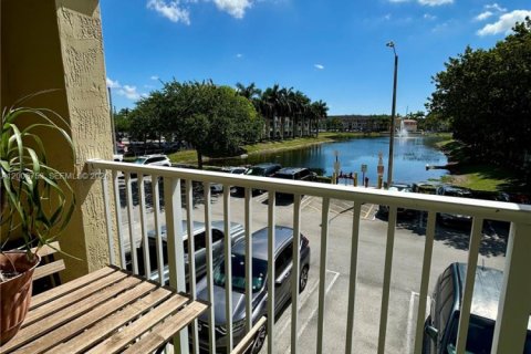 Condo in Doral, Florida, 3 bedrooms  № 2074210 - photo 17