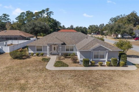 House in Ocala, Florida 3 bedrooms, 198.35 sq.m. № 2195389