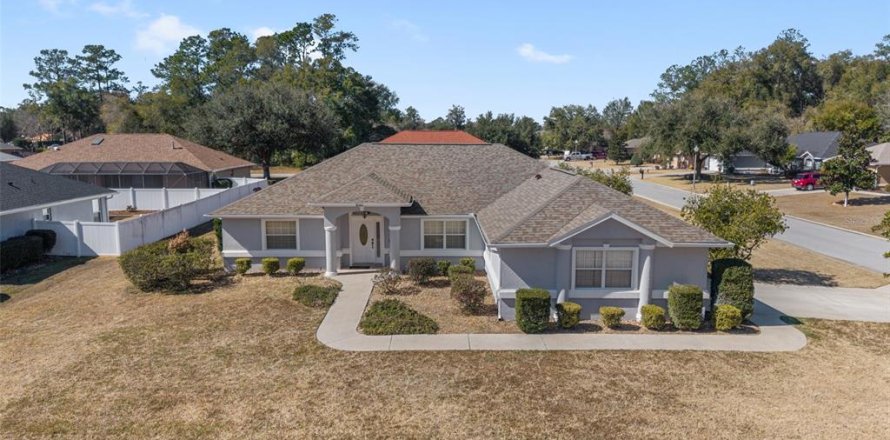 Casa en Ocala, Florida 3 dormitorios, 198.35 m2 № 2195389