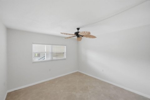 Condo in Stuart, Florida, 2 bedrooms  № 2078567 - photo 21