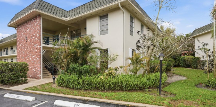 Condo in Stuart, Florida, 2 bedrooms  № 2078567