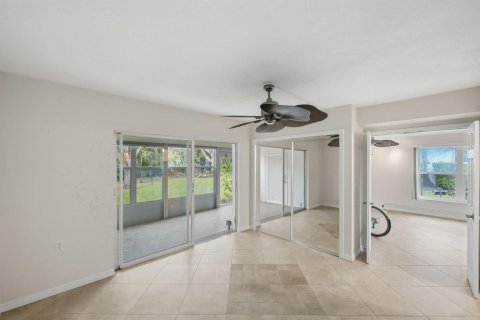Condo in Stuart, Florida, 2 bedrooms  № 2078567 - photo 13