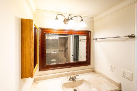 Condo in Stuart, Florida, 2 bedrooms  № 2078567 - photo 16