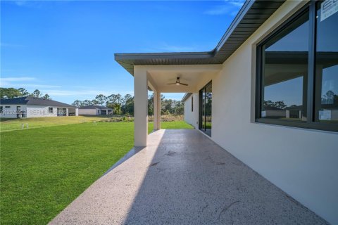 Villa ou maison à vendre à Lehigh Acres, Floride: 4 chambres, 165.18 m2 № 2259856 - photo 8