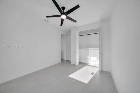 Villa ou maison à vendre à Lehigh Acres, Floride: 4 chambres, 165.18 m2 № 2259856 - photo 30