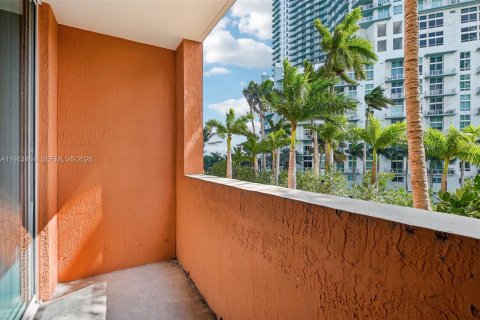 Condo in Miami, Florida, 2 bedrooms № 2169192 - photo 13