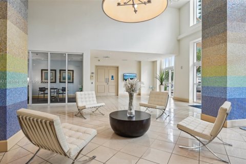 Condo in Miami, Florida, 2 bedrooms № 2169192 - photo 20
