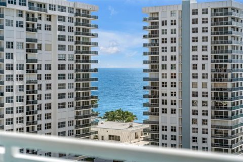 Copropriété à vendre à Hollywood, Floride: 2 chambres, 112.6 m2 № 1839212 - photo 10