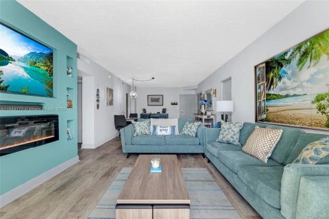 Copropriété à vendre à Hollywood, Floride: 2 chambres, 112.6 m2 № 1839212 - photo 7