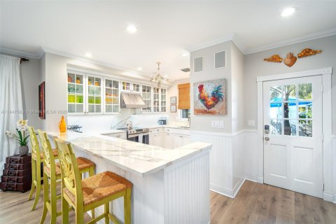 Adosado en venta en Key West, Florida, 4 dormitorios, 231.14 m2 № 1847690 - foto 11