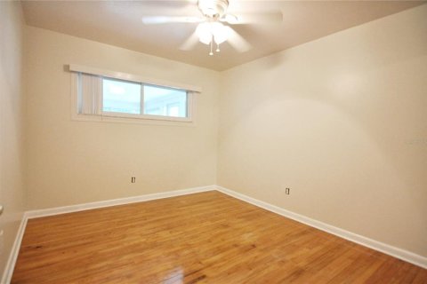 House in Zephyrhills, Florida 4 bedrooms, 212 sq.m. № 1777227 - photo 27