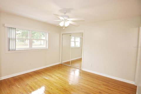 House in Zephyrhills, Florida 4 bedrooms, 212 sq.m. № 1777227 - photo 26