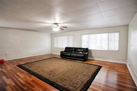 House in Zephyrhills, Florida 4 bedrooms, 212 sq.m. № 1777227 - photo 24