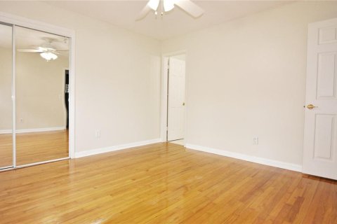 House in Zephyrhills, Florida 4 bedrooms, 212 sq.m. № 1777227 - photo 25