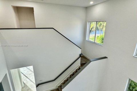 House in Weston, Florida 6 bedrooms, 323.21 sq.m. № 1889037 - photo 10