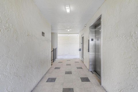 Купить кондоминиум в Лодердейл-Лейкс, Флорида 1 спальня, 65.5м2, № 2154169 - фото 5