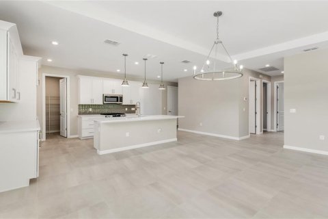 Casa en venta en DeLand, Florida, 3 dormitorios, 184.23 m2 № 2151415 - foto 3