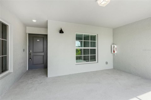 Copropriété à louer à Lakewood Ranch, Floride: 2 chambres, 126.9 m2 № 2094755 - photo 4