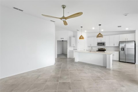 Copropriété à louer à Lakewood Ranch, Floride: 2 chambres, 126.9 m2 № 2094755 - photo 11