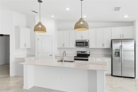 Copropriété à louer à Lakewood Ranch, Floride: 2 chambres, 126.9 m2 № 2094755 - photo 12