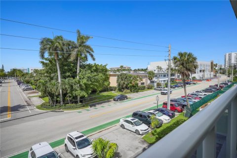 Купить кондоминиум в Бей-Харбор-Айлендс, Флорида 1 спальня, 96.62м2, № 2014942 - фото 20