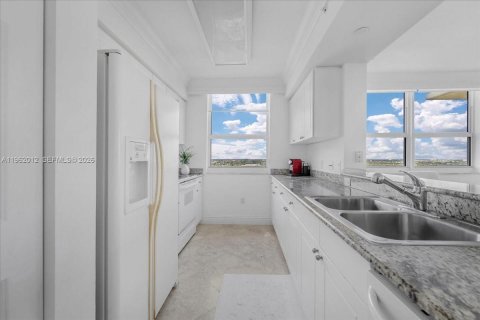 Купить кондоминиум в Авентура, Флорида 2 спальни, 115.66м2, № 2023828 - фото 8