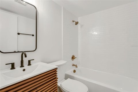 Condo in Saint Petersburg, Florida, 2 bedrooms  № 2229500 - photo 18