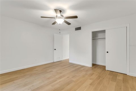 Condo in Saint Petersburg, Florida, 2 bedrooms  № 2229500 - photo 20
