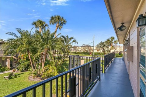 Condo in Saint Petersburg, Florida, 2 bedrooms  № 2229500 - photo 23