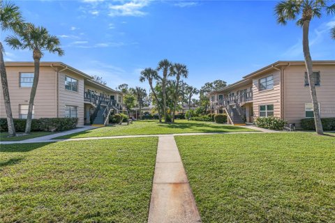 Condo in Saint Petersburg, Florida, 2 bedrooms  № 2229500 - photo 25