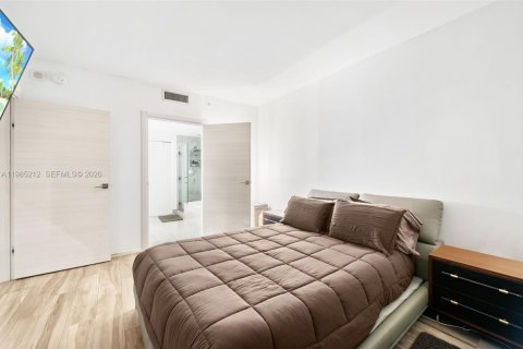 Condo in Miami, Florida, 2 bedrooms № 2050903 - photo 14