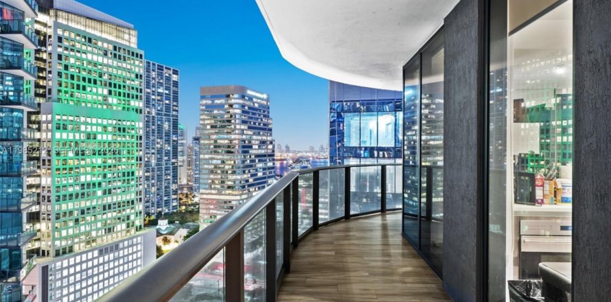 Condo in Miami, Florida, 2 bedrooms № 2050903