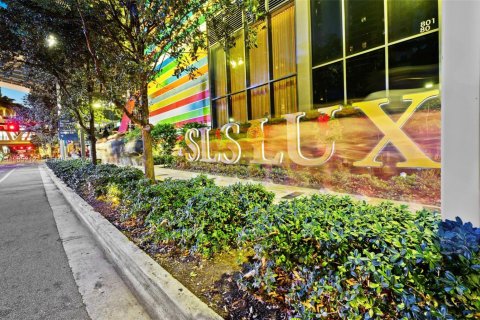 Condo in Miami, Florida, 2 bedrooms № 2050903 - photo 3